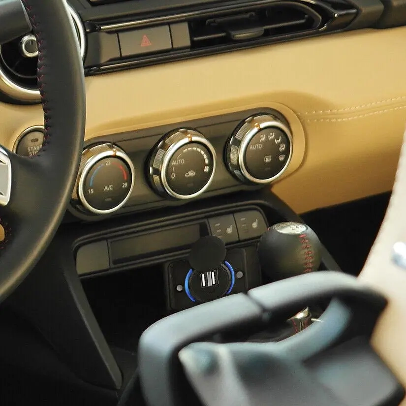 Ladeanschluss 12-24V 2xUSB SpeedProfessor - Zigarettenanzündersteckdosen und Ladegeräte - 6419774007827 - 1