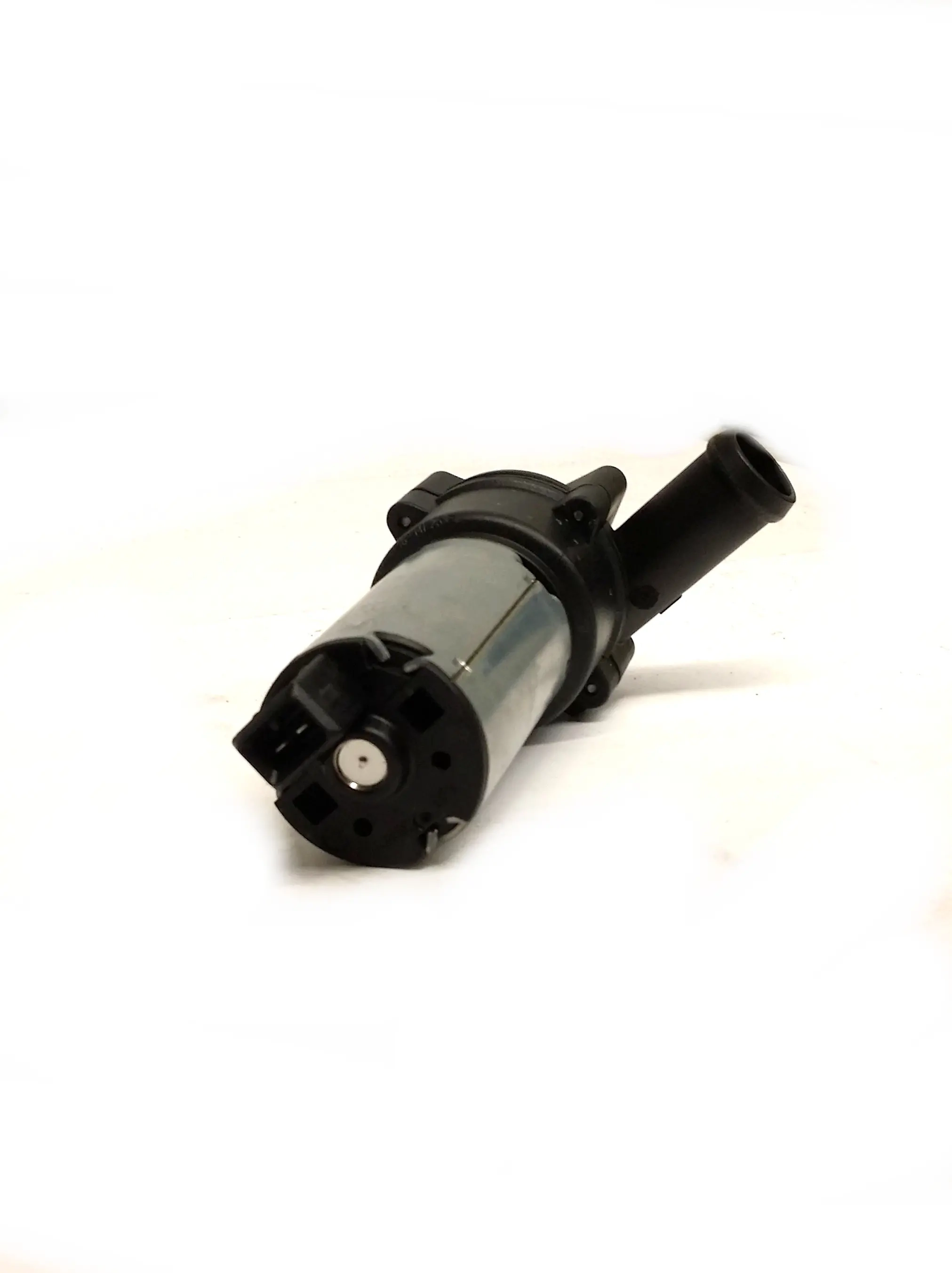 Bosch cirkulerande vattenpump 12V 20mm universal - Kylslangar, kylfläkt och vattenpumpar - 3165142321851 - 1