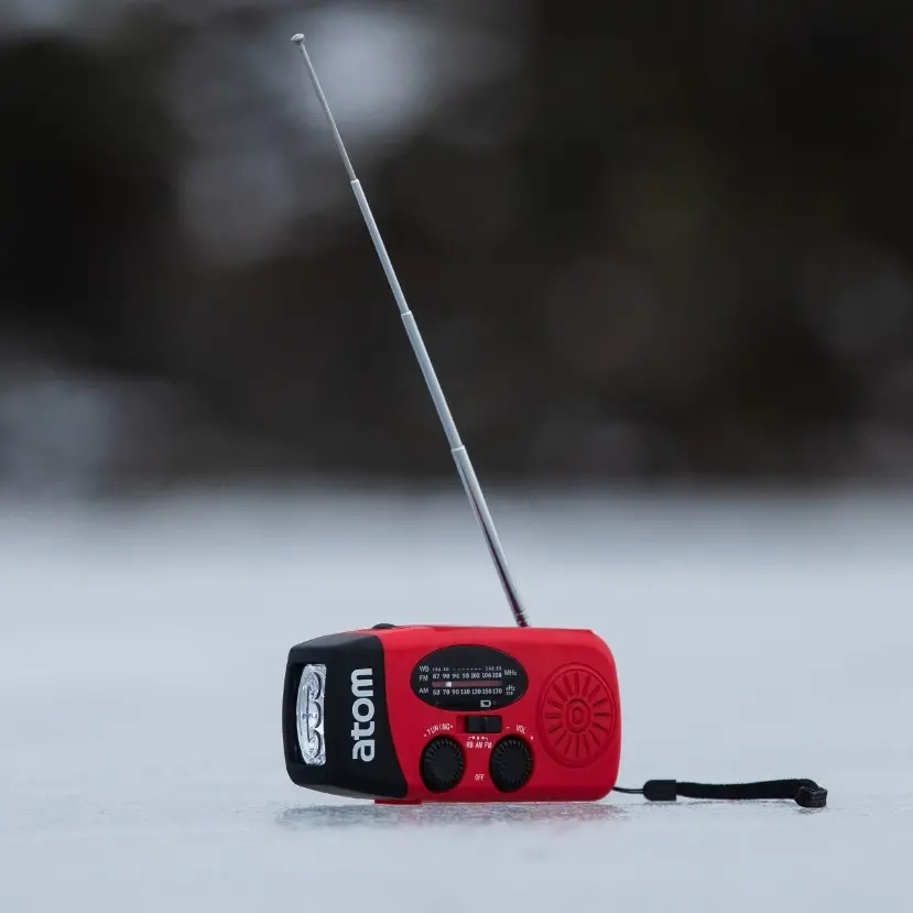 Notfallradio mit Licht und Powerbank - Stereoanlagen und Radiowecker - 6410416269818 - 2