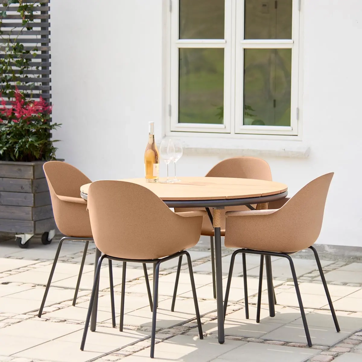 Terrassentisch Oasis rund 110 cm - Gartenmöbel - 5709386517786 - 1