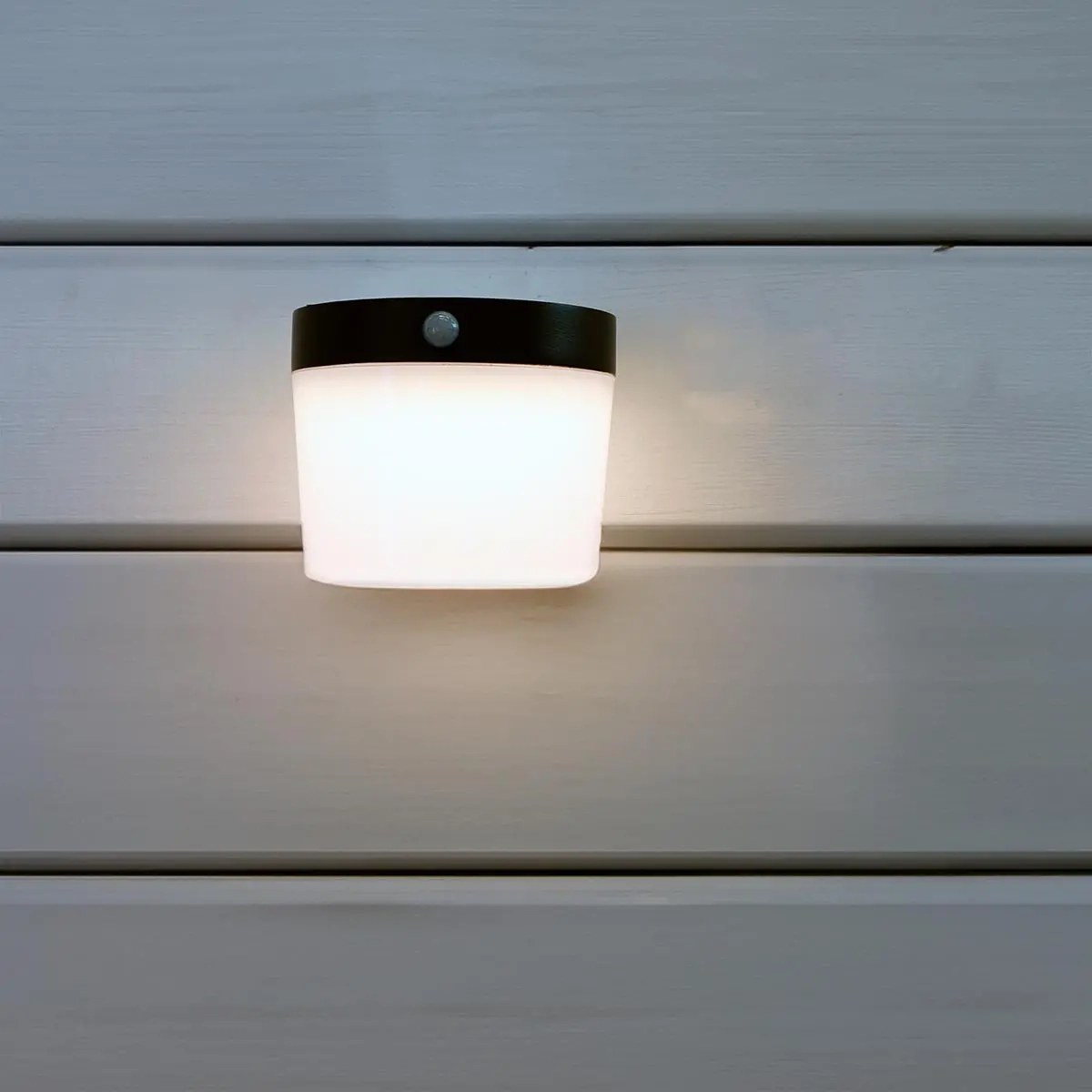 Solar-Wandlampe mit Bewegungsmelder - Solarbeleuchtung - 6418536027660 - 2