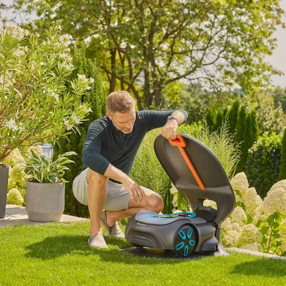 Gardena smart SILENO free 800 med garage och kollisionssensor - Gräsklippare och robotgräsklippare - 6438471351880 - 2