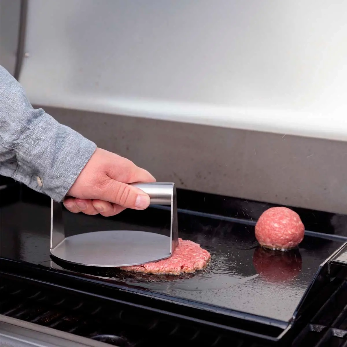 Grillpfanne + Grillgewicht Mustang Gri - Grillwerkzeuge - 6438471350845 - 0