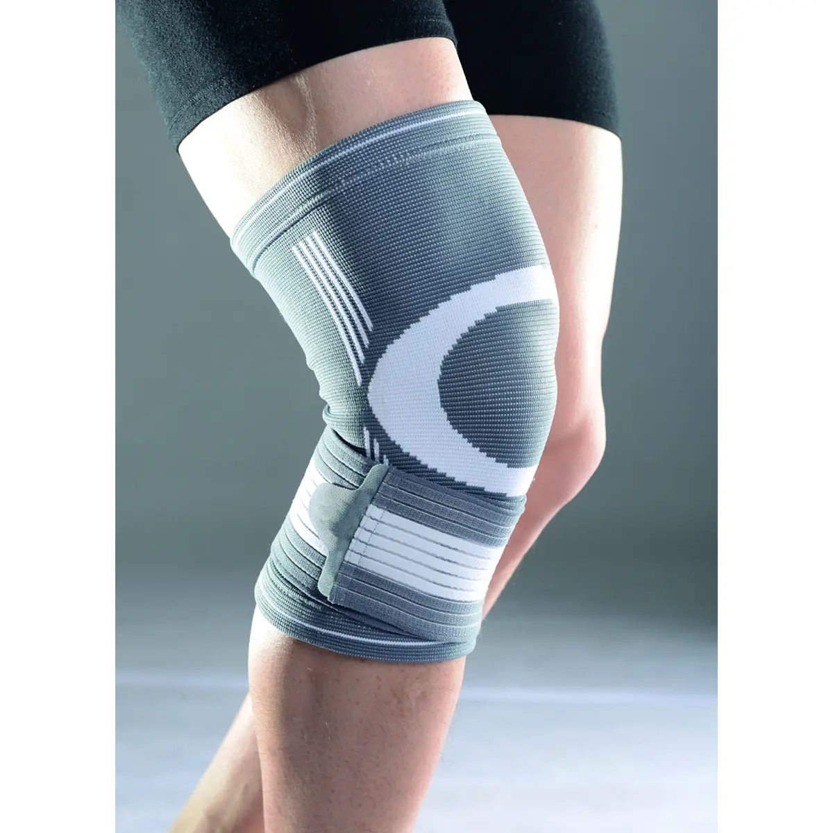 Kniebandage Atom Sports - Körperpflege- und Massagegeräte - 6410413315259 - 1
